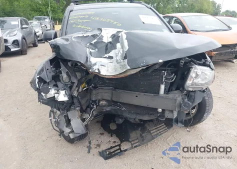 2016 Jeep Compass Sport z USA, uszkodzony, nr VIN 1C4NJCBA9GD688321